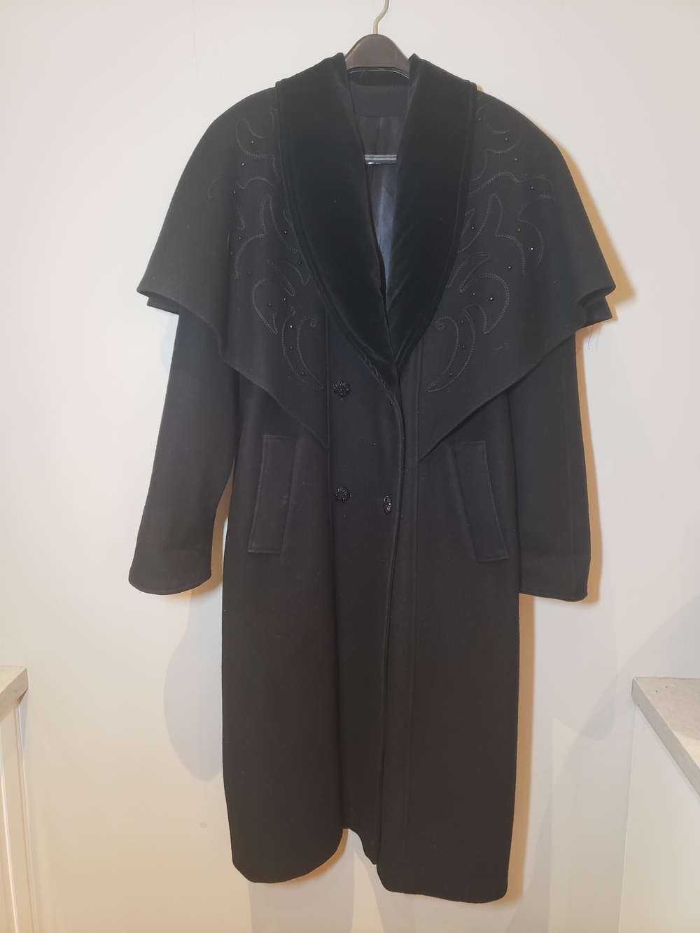 Black Wool Women's Long Coat. Size: M-L